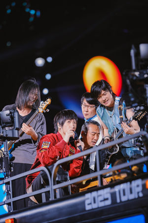 ▲▼五月天一連演唱多首夯歌。（圖／相信音樂提供）