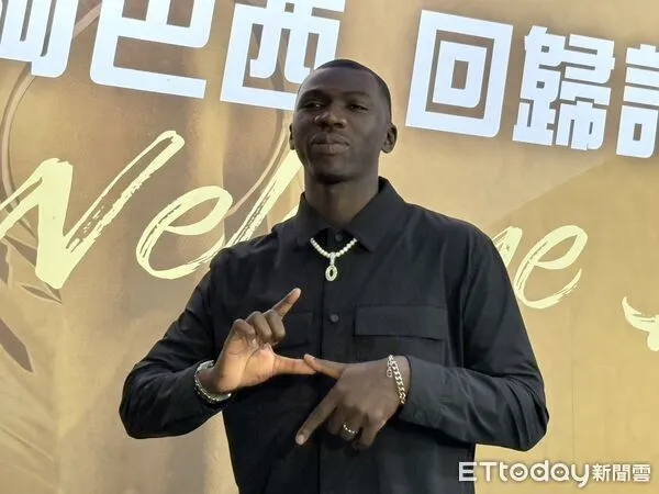 ▲阿巴西重返中信特攻，簽下「3+2」合約年薪比照CBA頂尖球星。（圖／記者杜奕君攝）