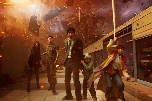 ▲▼李敏鎬冷峻五官帥出新高度！《全知讀者視角》7／23台上映　全新預告片引暴動。（圖／采昌國際多媒體提供）