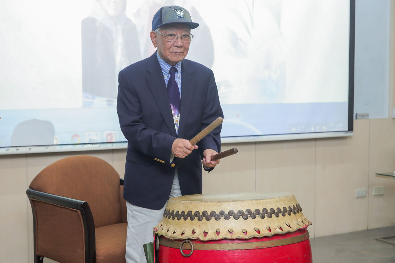 快訊／詩人鄭愁予辭世享耆壽91歲　「我達達的馬蹄」成絕響