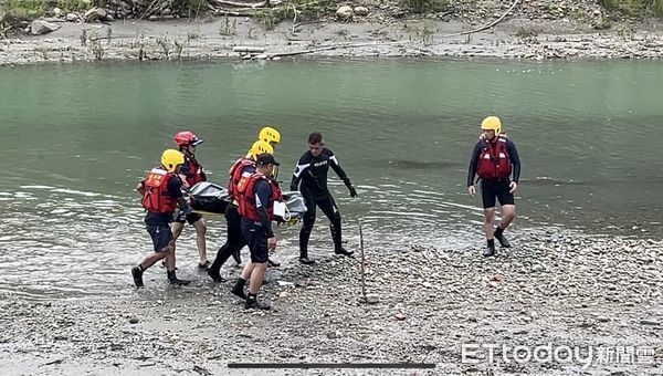 ▲台南市玉井區後堀溪發生溺水事故，消防人員歷時逾24小時終於尋獲遺體。（圖／民眾提供，下同）