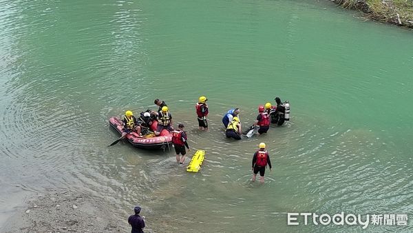▲台南市玉井區後堀溪發生溺水事故，消防人員歷時逾24小時終於尋獲遺體。（圖／民眾提供，下同）
