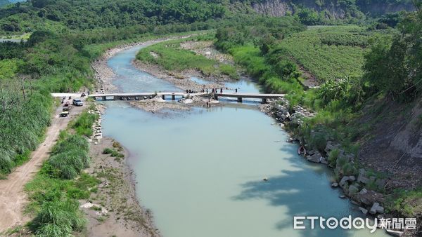 ▲台南市玉井區後堀溪發生溺水事故，消防人員歷時逾24小時終於尋獲遺體。（圖／民眾提供，下同）