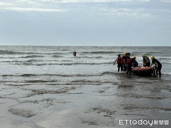 ▲▼法籍男子在淡水沙崙海水浴場溺水             。（圖／記者陳以昇翻攝）