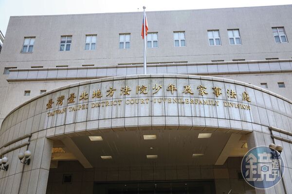 台北地院家事庭審理王文洋遭提告確認視子關係案，將擇期再開庭。