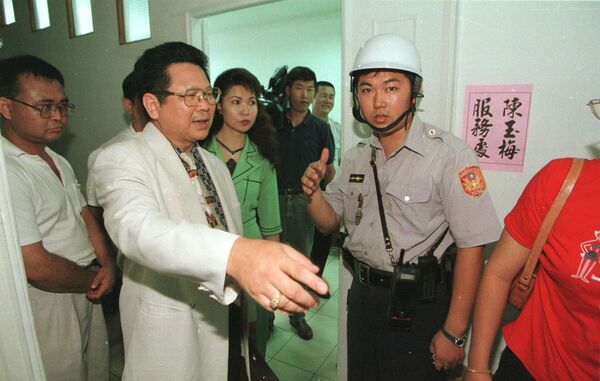 國衛電視台1998年遭時任台北市議員陳玉梅指控節目介紹台灣男人到中國買春後，發動員工至議員服務處陳情。（中央社）