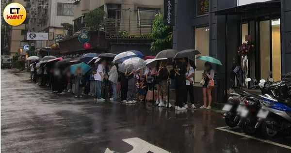 喬遷之喜1／羅志祥潮牌店開幕粉絲冒雨排隊　親曝搬家主因「省房租」
