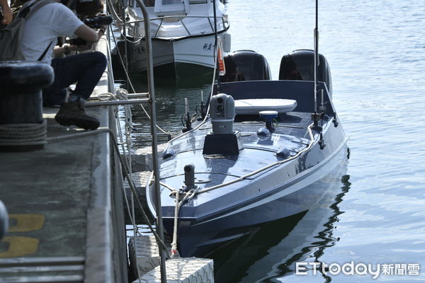 ▲▼中科院「水面無人載具公開展示媒體參訪活動」17日於蘇澳龍德造船廠6廠碼頭舉辦，現場展示展演由碳基科技、雷虎科技及龍德造船所打造的三款無人艦艇。（圖／記者湯興漢攝）