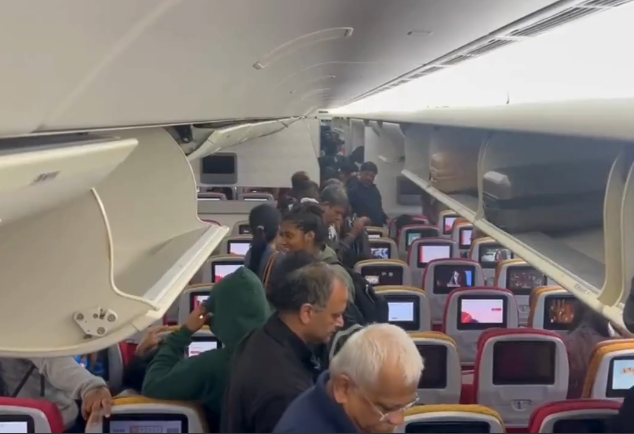 ▲▼印航剛墜機又連2天出包！飛一半「左引擎故障」。（圖／翻攝自Press Trust of India）