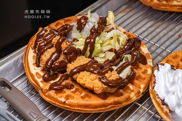 ▲▼小木屋鬆餅 高雄苓雅店。（圖／部落客虎麗笑嗨嗨授權提供）