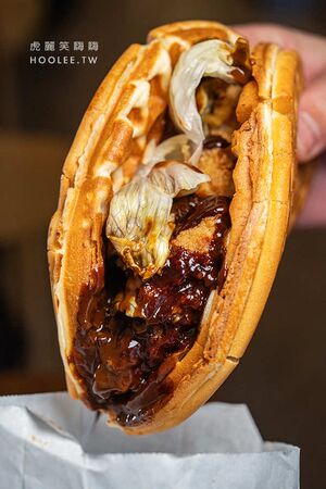 ▲▼小木屋鬆餅 高雄苓雅店。（圖／部落客虎麗笑嗨嗨授權提供）