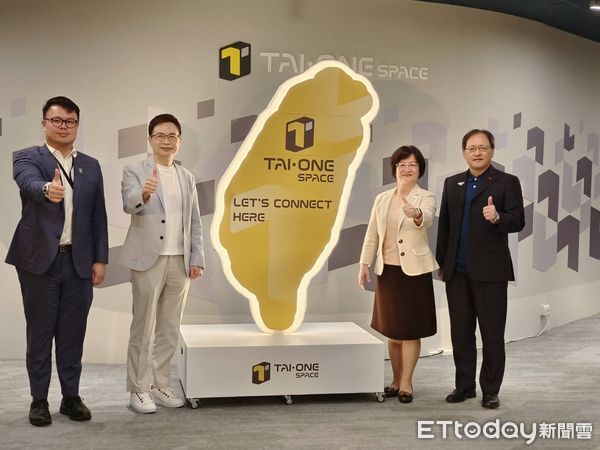 ▲開幕典禮上左起北市府產業發展局局長陳俊安、貿協董事長黃志芳、貿易署主任秘書、貿協秘書長王熙盟。（圖／記者張佩芬攝）