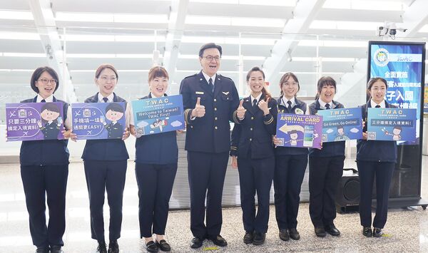 ▲移民署主任秘書林澤謙說明台灣入境新制，並預告新制將於今年10月1日上路。（圖／移民署提供）