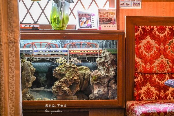▲▼Blue Train 超酷鐵道模型咖啡店。（圖／部落客周花花，甲飽沒授權提供）