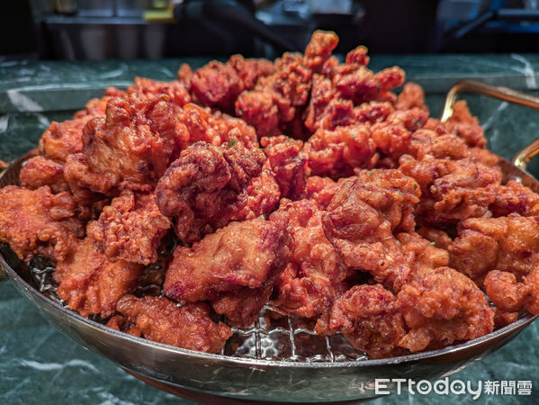 ▲開箱饗麻饗辣南港店。（圖／記者黃士原攝）