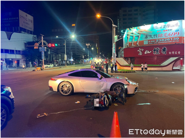 ▲▼    保時捷與二機車交通事故 警方將詳細蒐證交由鑑定單位或法院釐清肇因         。（圖／記者游瓊華翻攝）