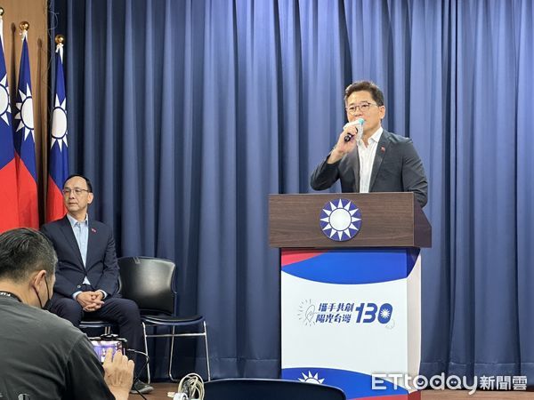 ▲▼國民黨主席朱立倫、秘書長黃健庭召開記者會回應「總統賴清德邀在野參加國安簡報」。（圖／記者崔至雲攝）