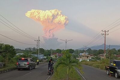 印尼火山大規模噴發!日氣象廳憂「海嘯影響日本」