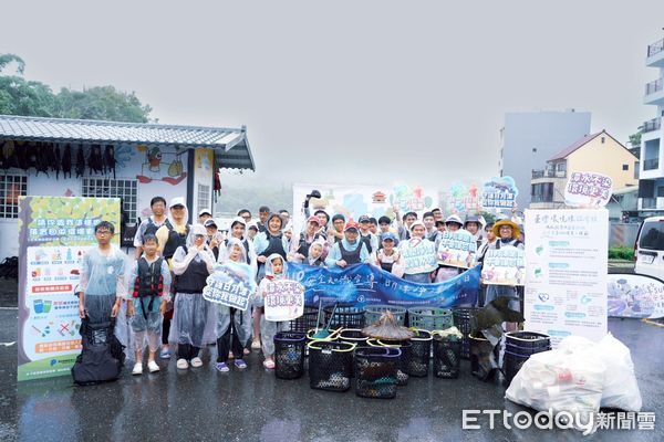 ▲日月潭國家風景區管理處日前舉辦「SUP安全知識宣導暨日月潭百人淨潭教育日」活動。（圖／日月潭國家風景區管理處提供）