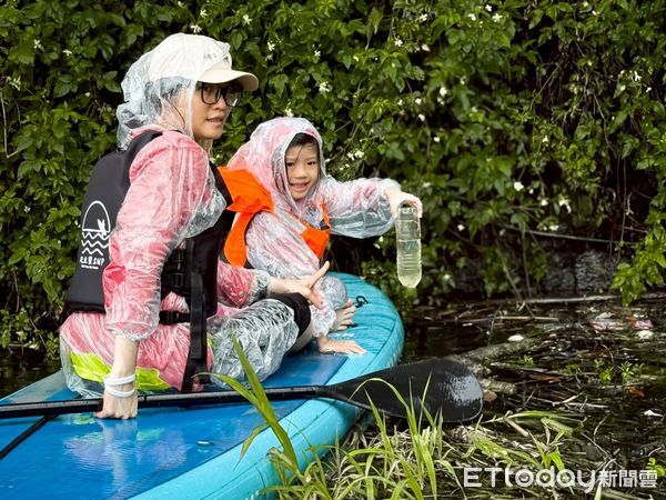 ▲日月潭國家風景區管理處日前舉辦「SUP安全知識宣導暨日月潭百人淨潭教育日」活動。（圖／日月潭國家風景區管理處提供）