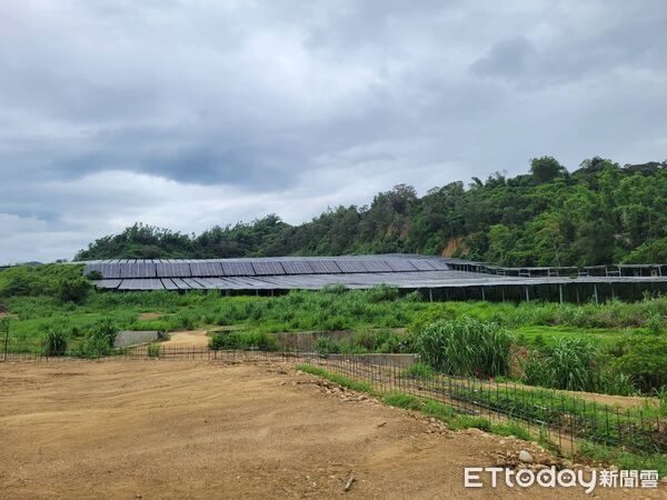▲▼高雄大樹光電板「吃掉山林」！居民憂滅村危機　陳其邁令停工徹查 。（圖／記者賴文萱翻攝）