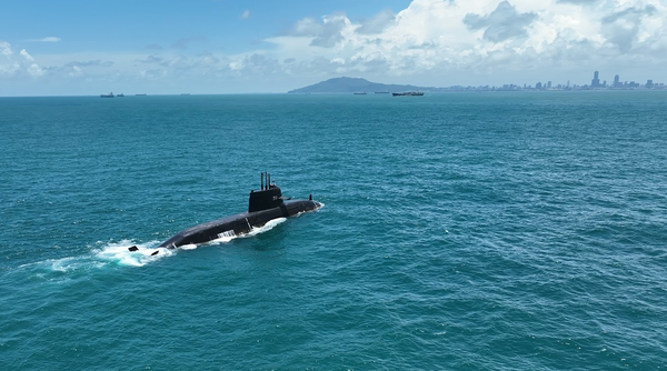 ▲「海鯤軍艦」首次浮航海試順利完成。（圖／台船提供）