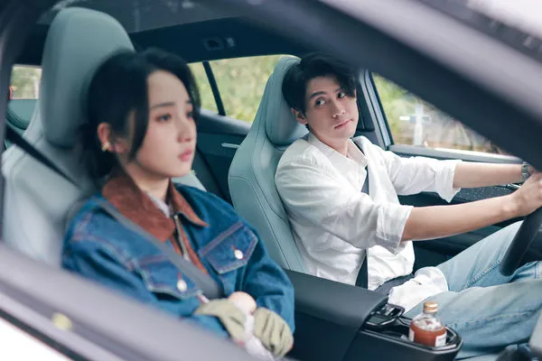 ▲《慶祝》李玉璽在劇中不斷想安撫未婚妻李沐焦慮的情緒。（圖／寬想國際娛樂提供）