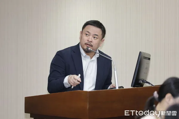 ▲▼立法院社福及衛環委員會邀勞動部長專題報告「營造友善職場育兒環境，落實照顧不離職政策規劃」，圖為勞動部長洪申翰。（圖／記者湯興漢攝）