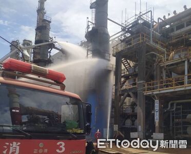 快訊／中油大林廠火警！疑拆管引發火勢　1包商臉部灼傷送醫