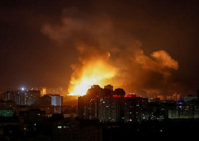 基輔「地獄之夜」！俄軍導彈、無人機狂炸烏克蘭　毀公寓15人慘死
