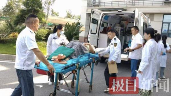 ▲▼吃飽飯「肚子脹脹」　她看完醫師「生了一個寶寶」。（圖／翻攝極目新聞）