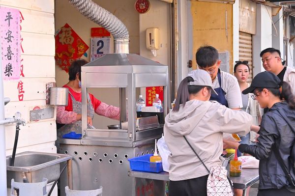 ▲▼郵局蔥油餅。（圖／部落客橘子狗愛吃糖授權提供）