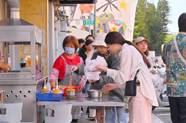 ▲▼郵局蔥油餅。（圖／部落客橘子狗愛吃糖授權提供）