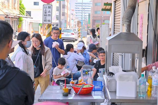 ▲▼郵局蔥油餅。（圖／部落客橘子狗愛吃糖授權提供）