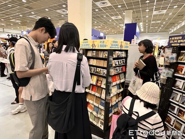 ▲▼韓國最大規模「2025首爾國際書展」，6月18日至22日將於首爾市區COEX 1 樓 Hall A舉行。（圖／記者林育綾攝）