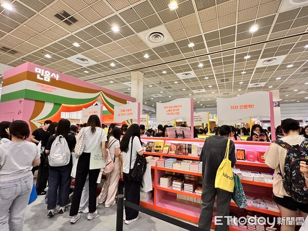 ▲▼韓國最大規模「2025首爾國際書展」，6月18日至22日將於首爾市區COEX 1 樓 Hall A舉行。（圖／記者林育綾攝）