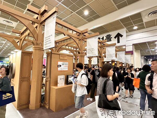 ▲▼韓國最大規模「2025首爾國際書展」，6月18日至22日將於首爾市區COEX 1 樓 Hall A舉行。（圖／記者林育綾攝）