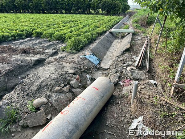 ▲立委劉建國今日會同農田水利署雲林管理處副處長蔡政宏、雲林縣議員、召開「農水路改善工程施工說明會」。（圖／記者游瓊華翻攝）