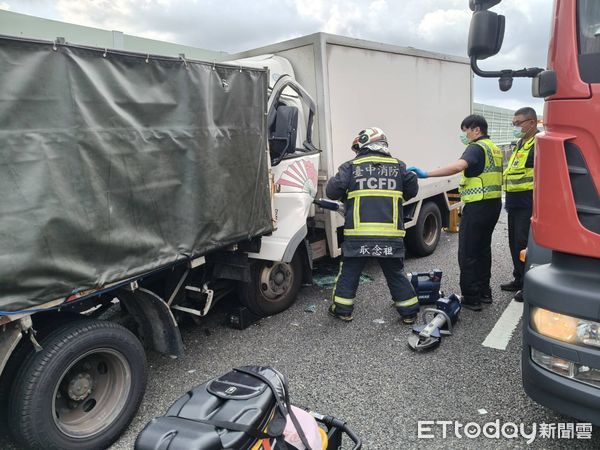 ▲▼台74線發生3車追撞意外，1人命危，2人擦傷。（圖／民眾提供，下同）