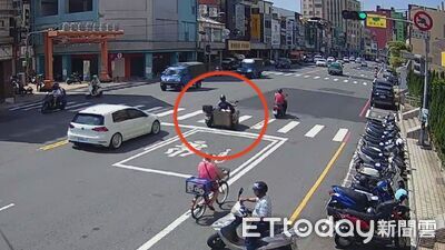 彰化男駕改裝類「邊車」超車擦撞 害女騎士慘摔!肇逃下場慘