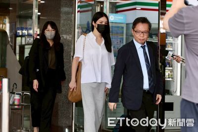 快訊/王大陸情侶檔涉找黑幫討債! 女友闕沐軒現身法院