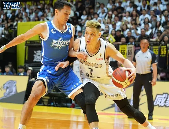 ▲國王林書豪、沃許本、曼尼高，海神艾德、于煥亞。（圖／TPBL提供）