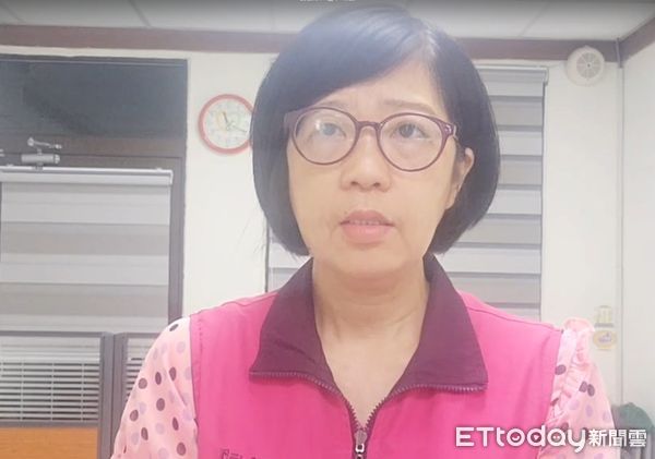 ▲台南市衛生局副局長林碧芬指出，已調閱4天監視影像，初步研判為店員個人行為，未發現回鍋食材再供消費者使用的跡證，已勒令店家限期改善作業環境缺失，否則依重罰。（圖／記者林東良翻攝，下同）