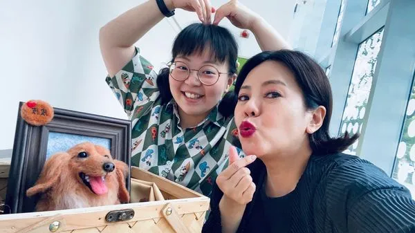 ▲錦雯收宮美樂生日大禮，當場感動淚崩。（圖／民視提供）