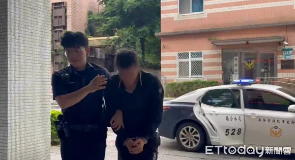 ▲▼淡水1死火警，2友偷開車落跑，陳男(戴外套者)、郭男遭警方逮捕。（圖／記者陳以昇攝）