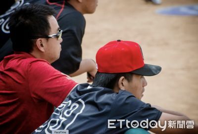 一起吃雞、玩英雄的「網友」　曾仁和笑邀黃暐傑：來樂天啦！