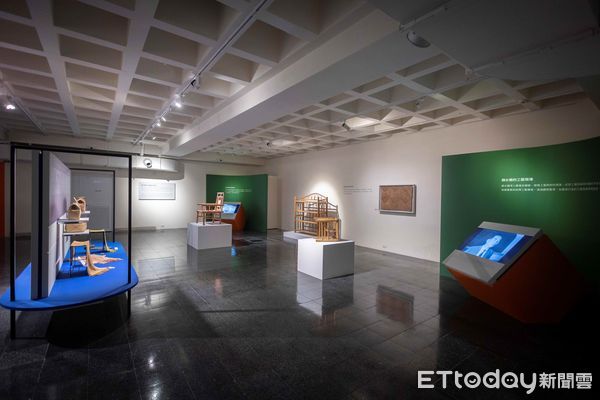 ▲「顏水龍的工藝進路」以展品及相關史料，彰顯顏水龍在教育、工藝、設計及工藝產業推動上的深遠貢獻。。（圖／國立臺灣工藝研究發展中心提供）