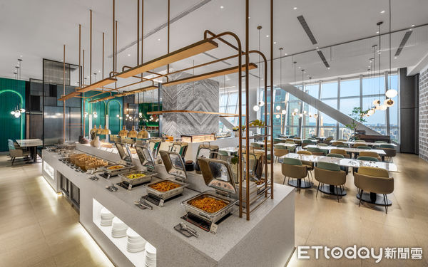 ▲承億酒店26樓、坐擁第一排亞灣區極致美景的「貳陸日全食」Buffet餐廳 。（圖／承億酒店提供）