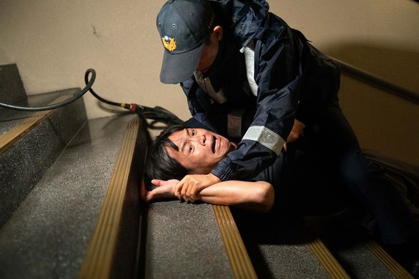 ▲黃鐙輝在《我們與惡的距離 II》罹患思覺失調症。（圖／CATCHPLAY+、公視、大慕可可）