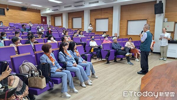 ▲勞工領袖大學進階班今開訓，三位傑出校友現身說法，分享學習與實踐歷程。（記者林東良翻攝，下同）
